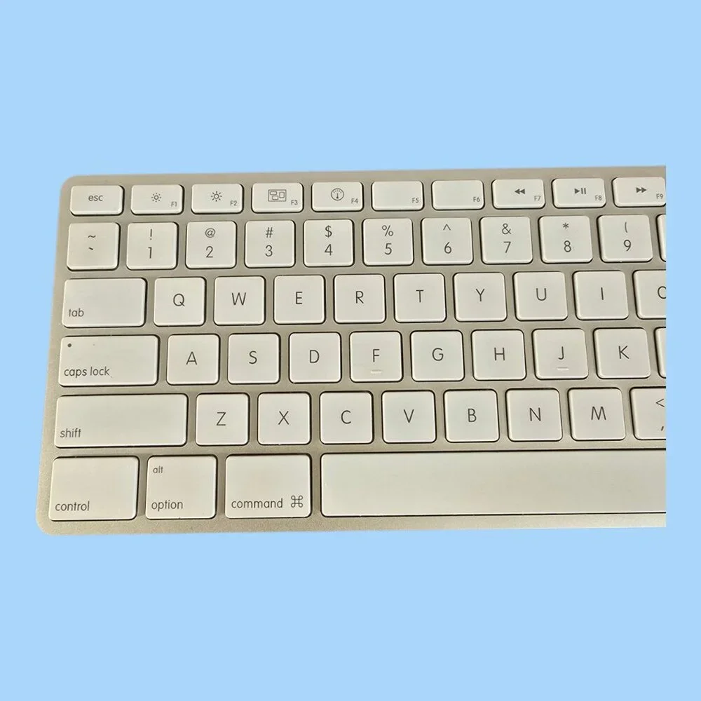 Apple A1243 Wired USB Keyboard Aluminum w/ Numeric Keypad TESTED & WORKS!